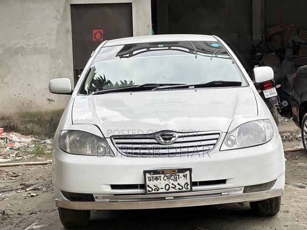Toyota Corolla Sedan 2001 White