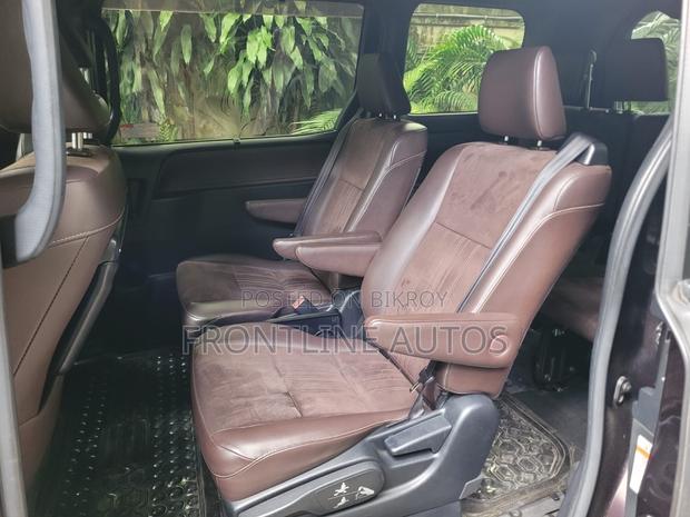 Toyota Esquire 2017 Purple
