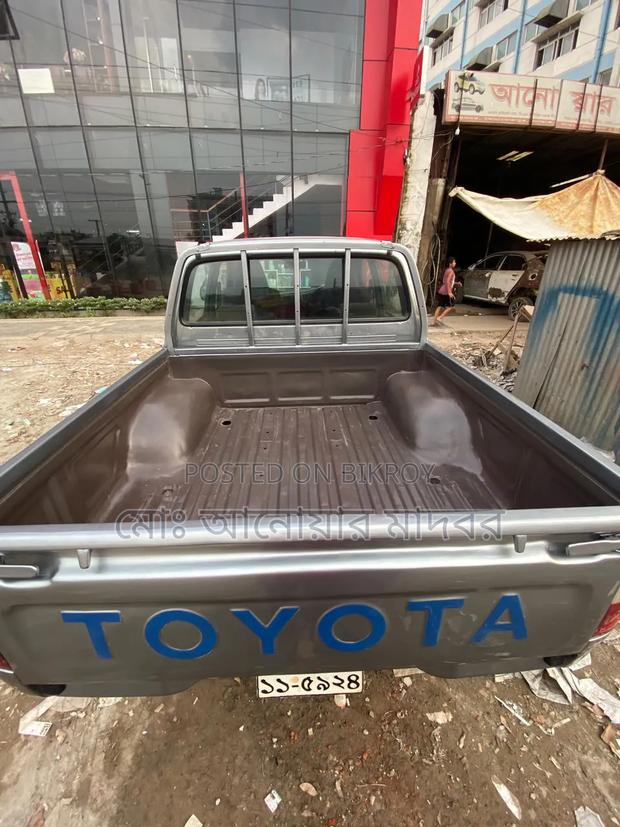 Toyota Hilux 2.5 Cab 2005 Silver