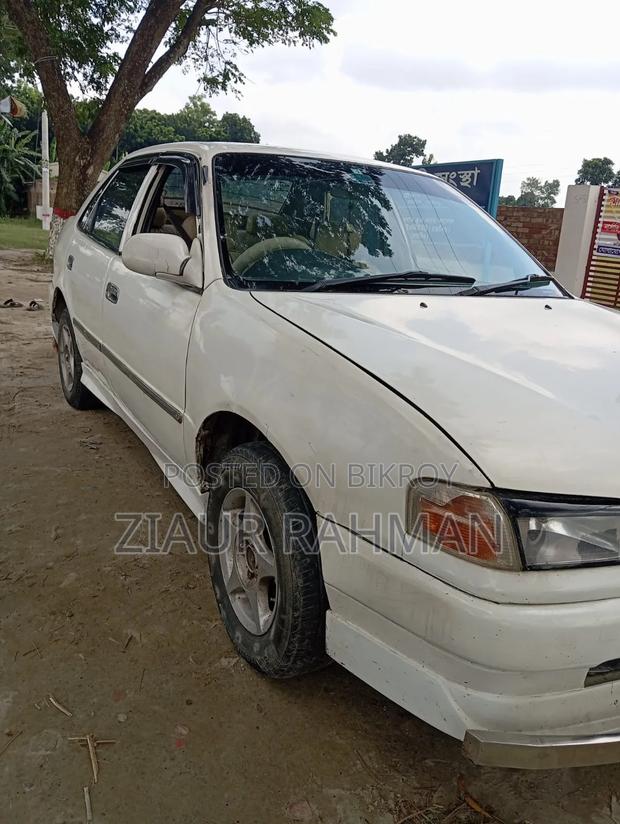 Toyota Corolla 1996 White