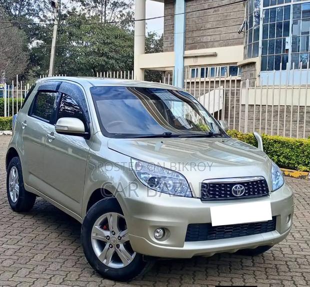 Toyota Rush 1.5 RWD 2011 Gold