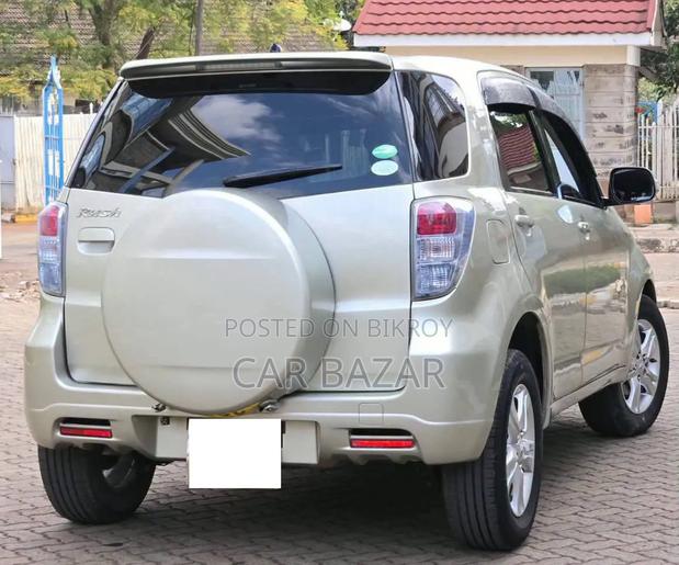 Toyota Rush 1.5 RWD 2011 Gold