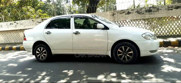 Toyota Corolla Sedan 2004 White