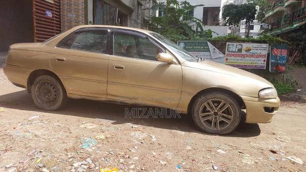 Toyota Carina 1993 Gold