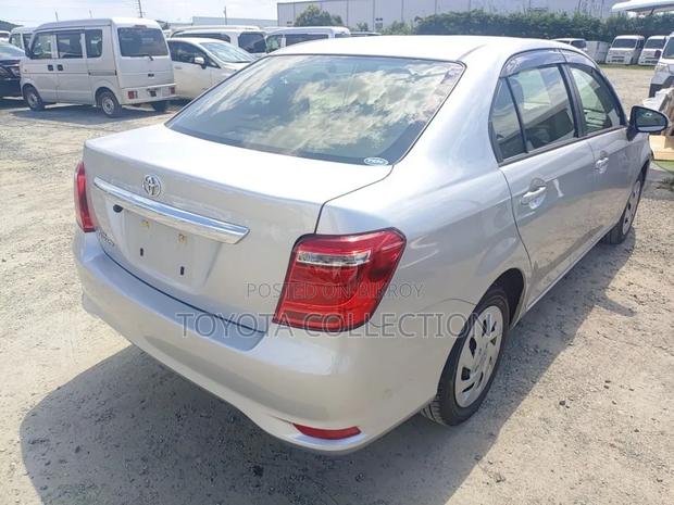 Toyota Axio 2021 Silver