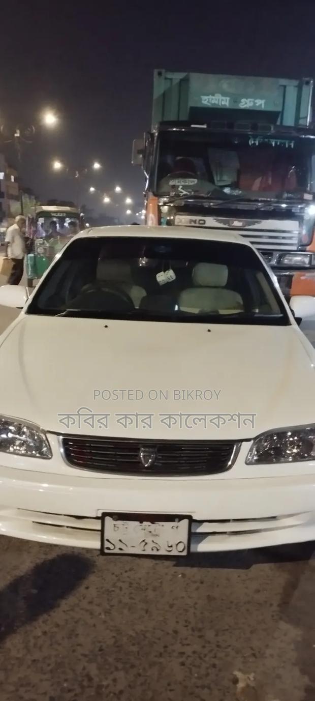 Toyota Corolla 2000 White