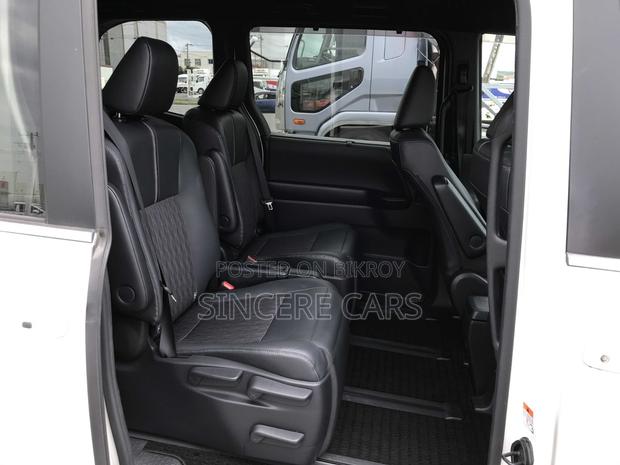 Toyota Noah 2022 Pearl