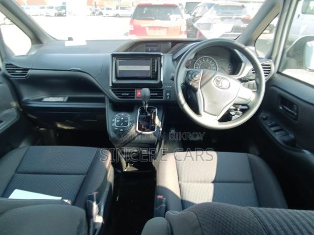 Toyota Noah 2021 Silver