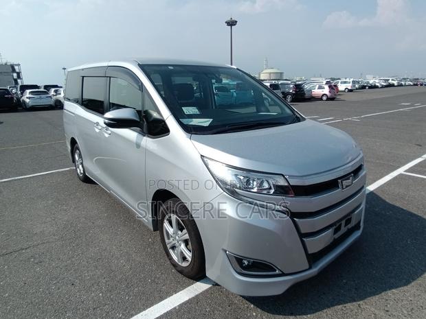 Toyota Noah 2021 Silver