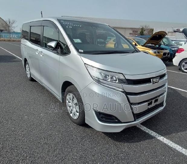 Toyota Noah 2.0 FWD (8 Seater) 2021 Silver
