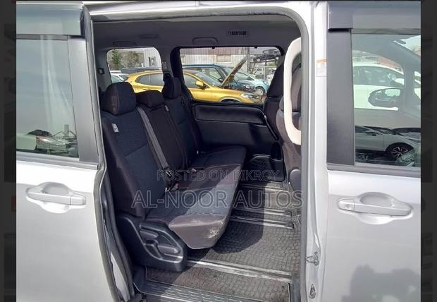 Toyota Noah 2.0 FWD (8 Seater) 2021 Silver