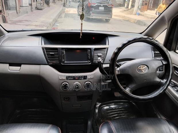 Toyota Noah 2.0 FWD (8 Seater) 2004 Silver