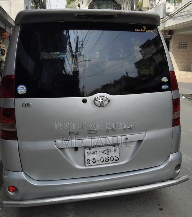 Toyota Noah 2.0 FWD (8 Seater) 2004 Silver