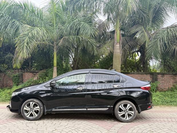 Honda Grace 1.5 Hybrid FWD 2015 Black