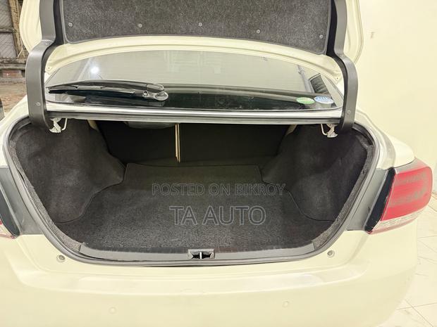 Toyota Premio 2018 Pearl