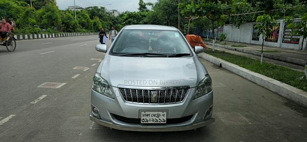Toyota Premio 2012 Silver