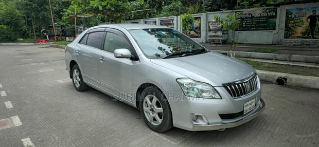Toyota Premio 2012 Silver