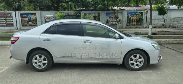 Toyota Premio 2012 Silver