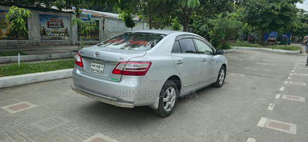Toyota Premio 2012 Silver