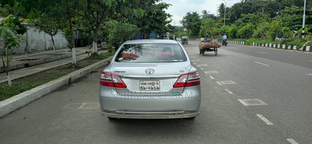 Toyota Premio 2012 Silver