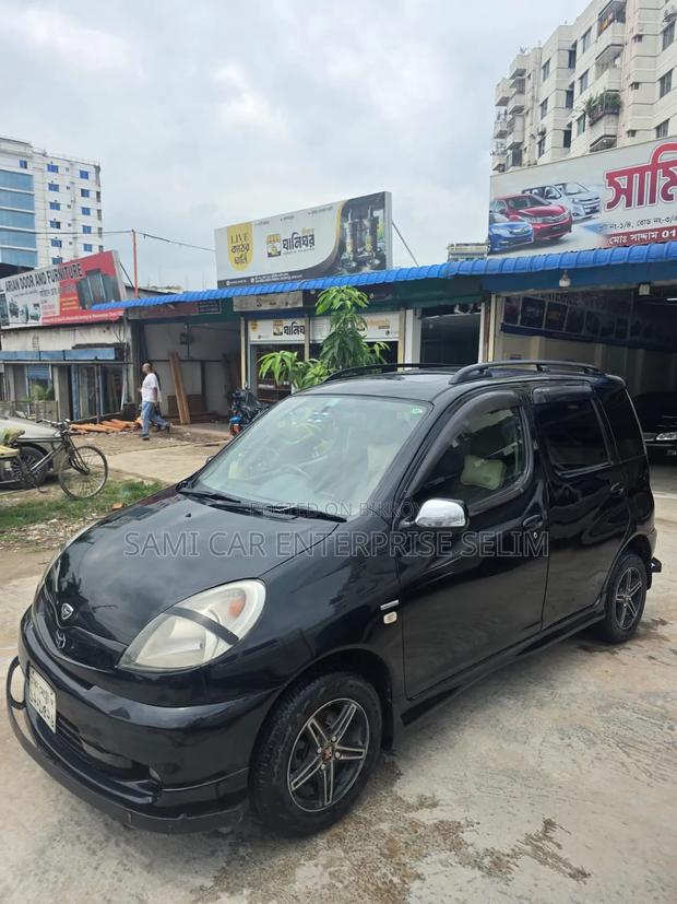 Toyota Fun Cargo 2001 Black