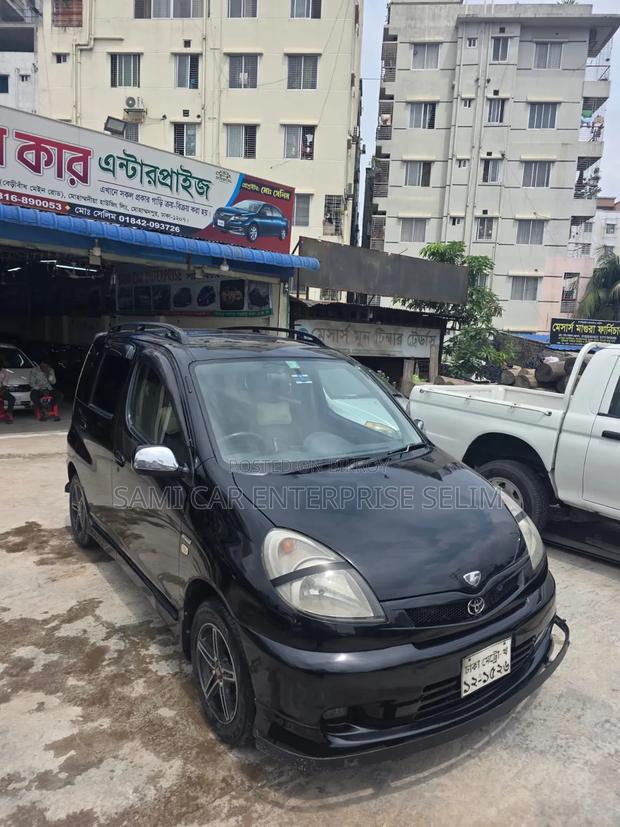 Toyota Fun Cargo 2001 Black
