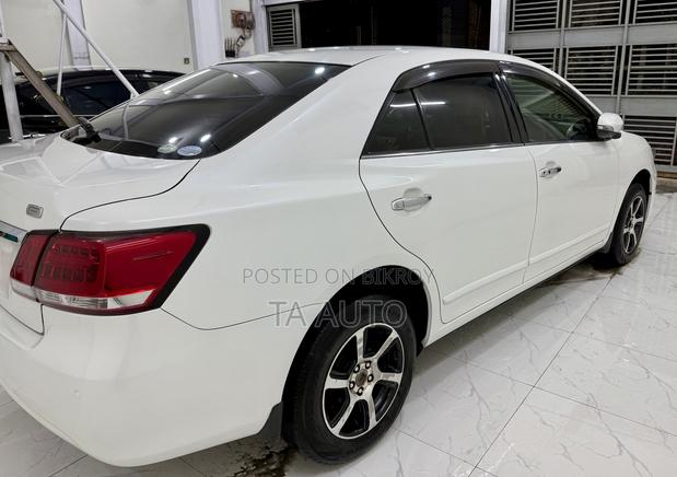 Toyota Premio 2018 Pearl
