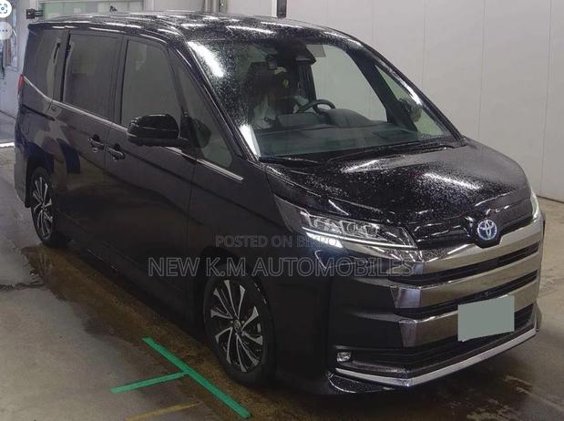 Toyota Noah 2022 Black