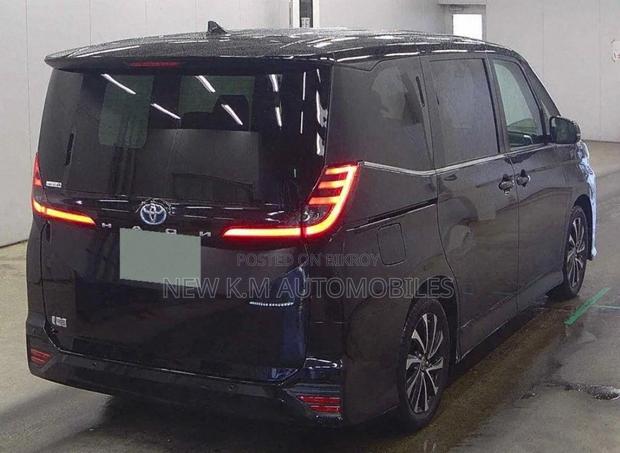 Toyota Noah 2022 Black