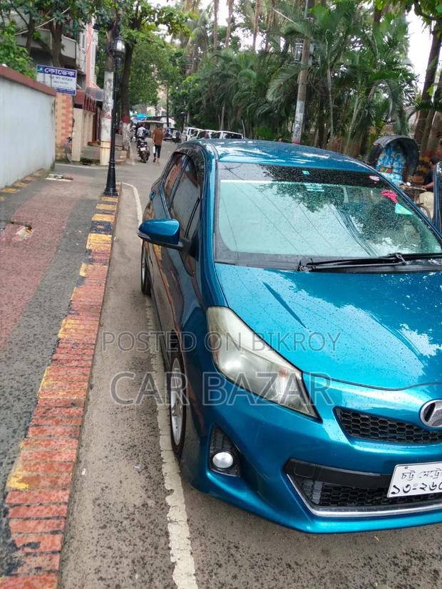 Toyota Vitz 1.5 FWD 5dr 2011 Blue