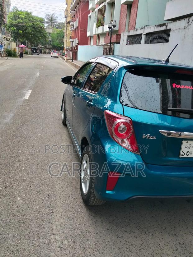 Toyota Vitz 1.5 FWD 5dr 2011 Blue