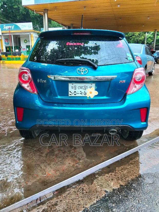Toyota Vitz 1.5 FWD 5dr 2011 Blue