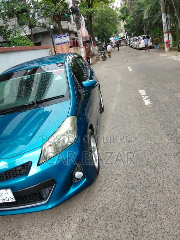 Toyota Vitz 1.5 FWD 5dr 2011 Blue