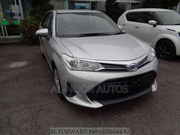 Toyota Corolla Fielder 1.5 Hybrid FWD 2021 Silver