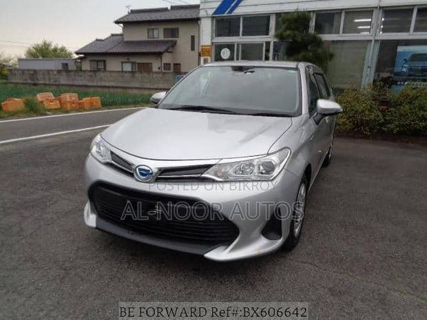 Toyota Corolla Fielder 1.5 Hybrid FWD 2021 Silver