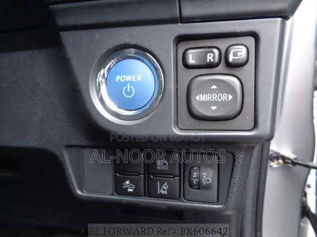 Toyota Corolla Fielder 1.5 Hybrid FWD 2021 Silver