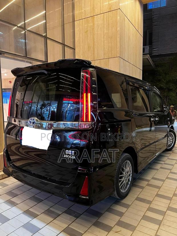 Toyota Noah 1.8 FWD Hybrid (7 seater) 2019 Black