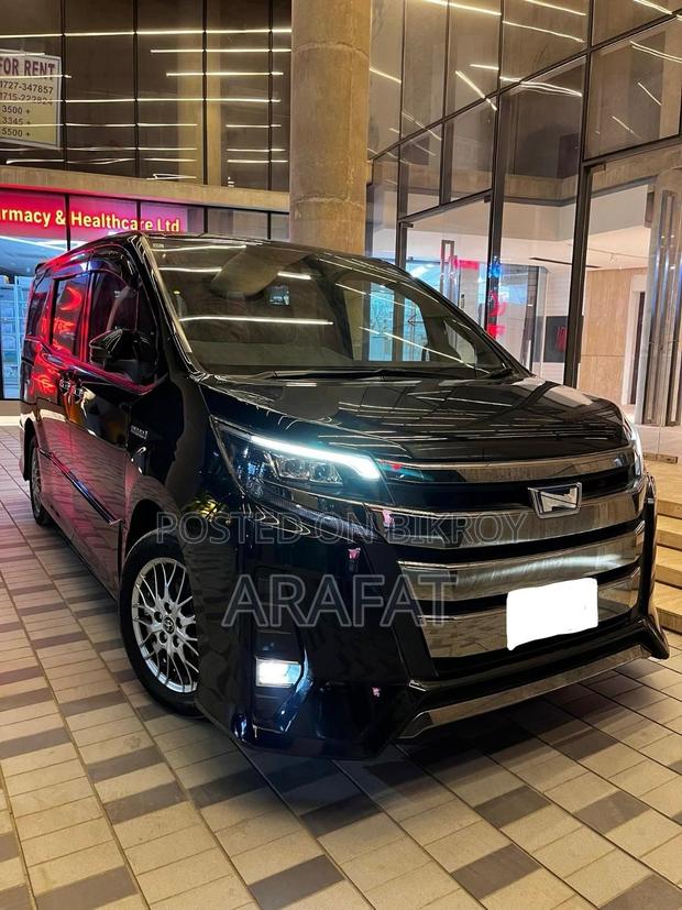 Toyota Noah 1.8 FWD Hybrid (7 seater) 2019 Black