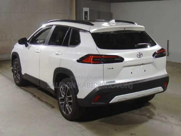 New Toyota Corolla Hybrid LE 2025 White