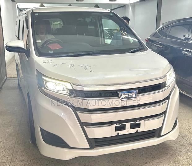 Toyota Noah 2021 Pearl