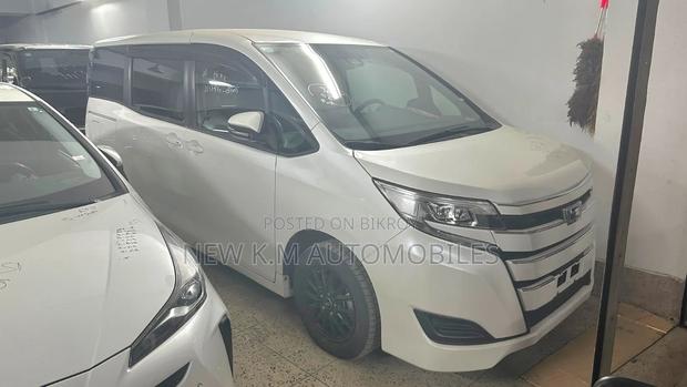 Toyota Noah 2021 Pearl