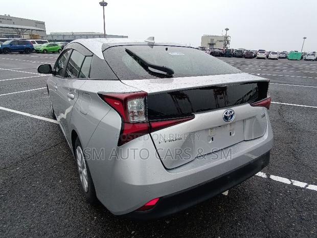 Toyota Prius 2021 Silver