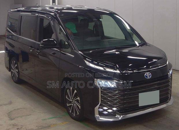 Toyota Voxy 2024 Black