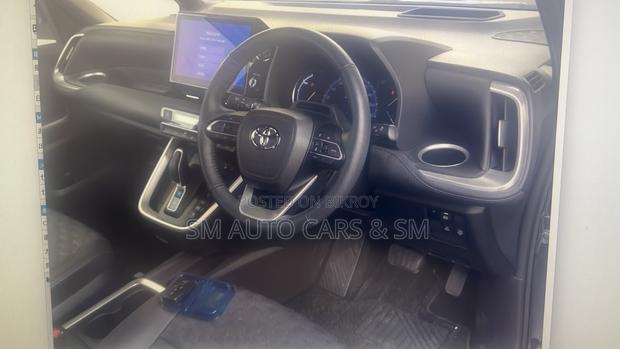 Toyota Voxy 2024 Black