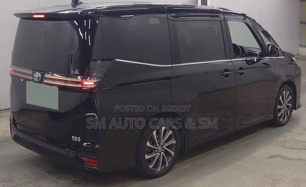 Toyota Voxy 2024 Black
