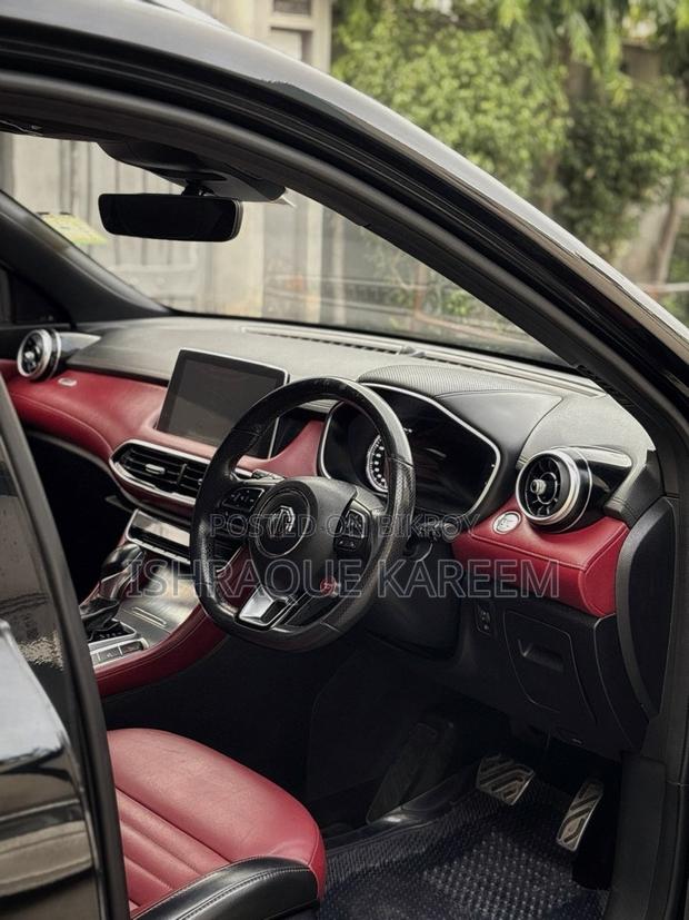 MG HS Essence 1.5T 2021 Black
