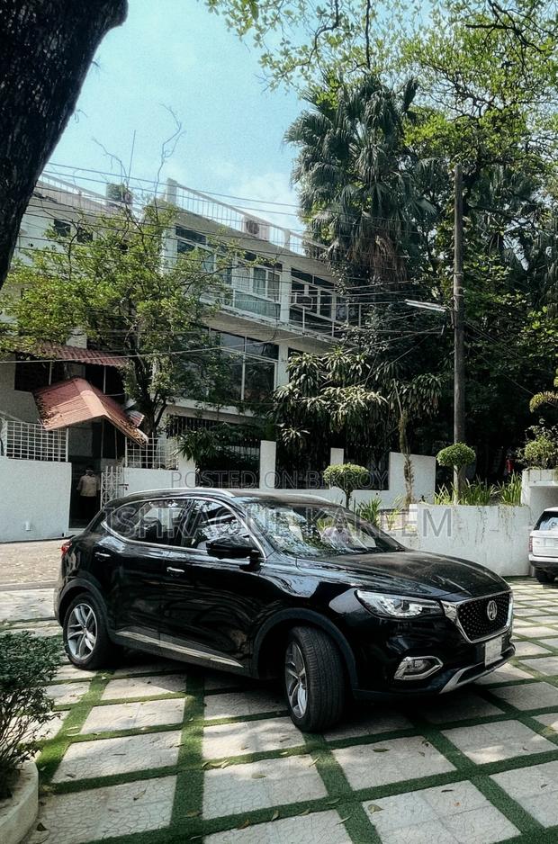 MG HS Essence 1.5T 2021 Black