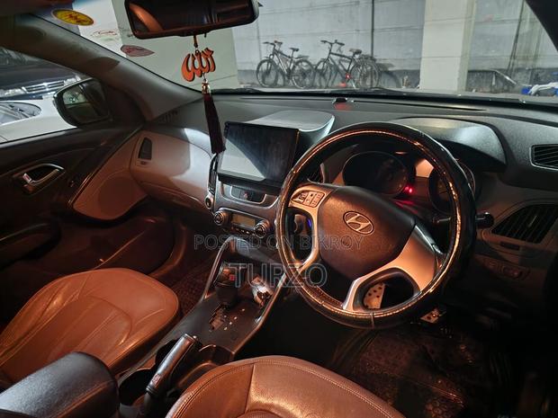 Hyundai Tucson 2011 Black