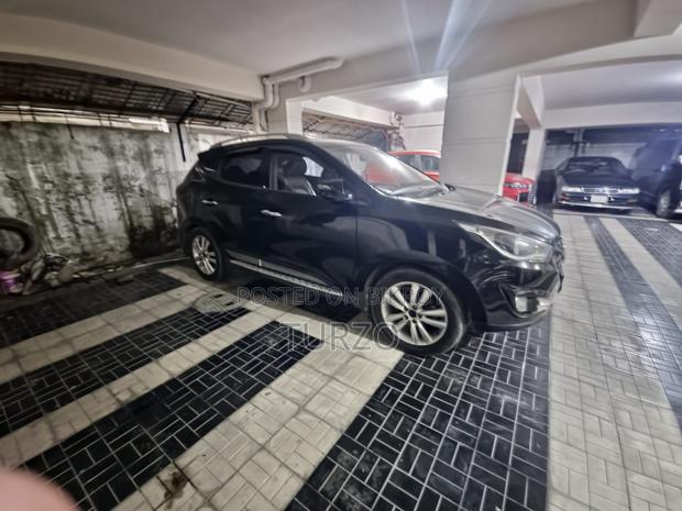 Hyundai Tucson 2011 Black
