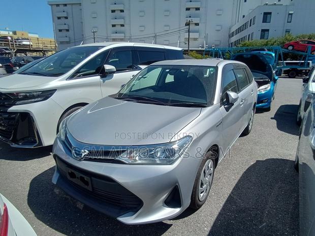 Toyota Corolla Fielder 2020 Silver